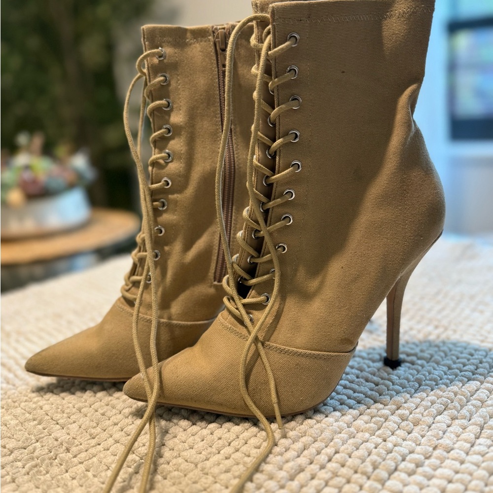 Steve Madden Tan Lace-Up Women's Boots
